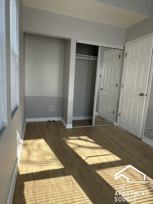 Building Photo - 4033 W Crystal St