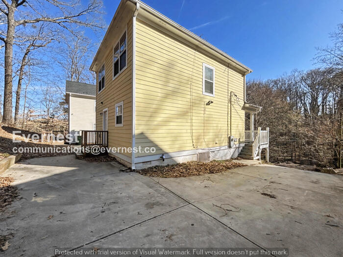 Building Photo - 936 Hall St NW