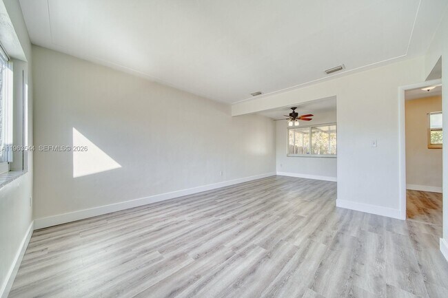 Building Photo - 2798 SW 32nd Ave