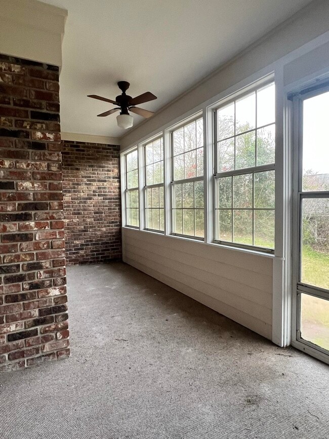 Building Photo - 806 Jamestown Ct