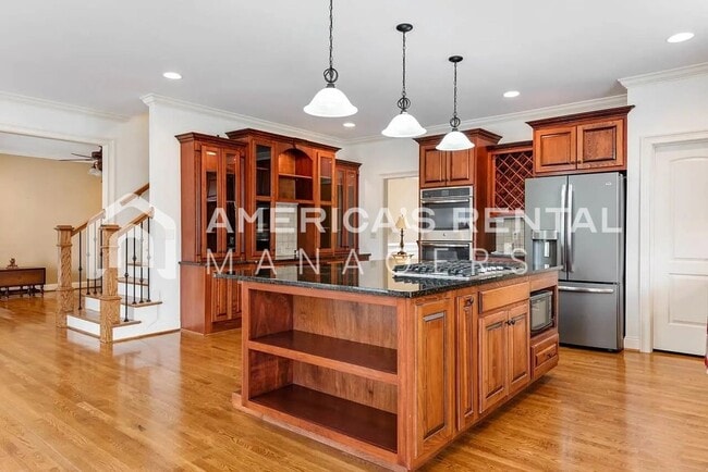 Building Photo - Deposit Pending! - Private Estate Living on Over 3 Acres! Available to view NOW!