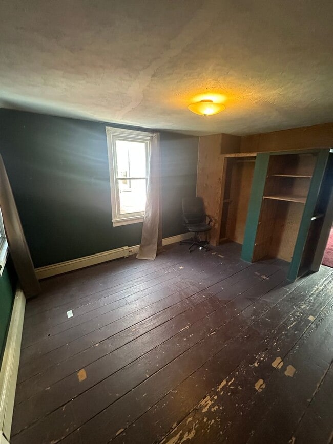 Building Photo - 451 Cherry St