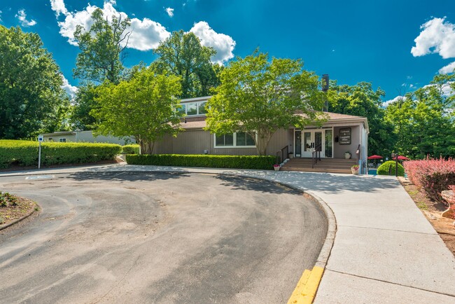 Building Photo - 2008 Cherokee Bluff Dr