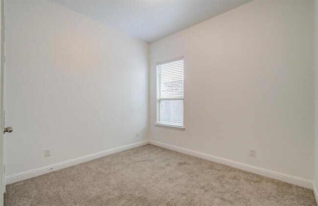 Building Photo - 1618 Dominion Heights Ln