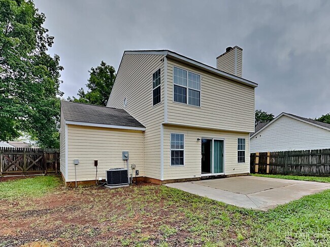 Building Photo - 11136 White Stag Dr