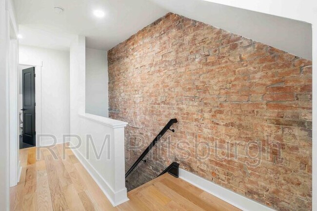 Building Photo - 161 Morewood Ave