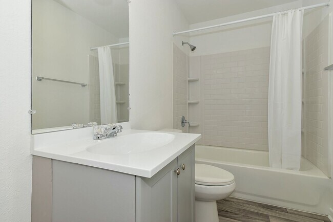 Building Photo - 50003 Del Ra Dr