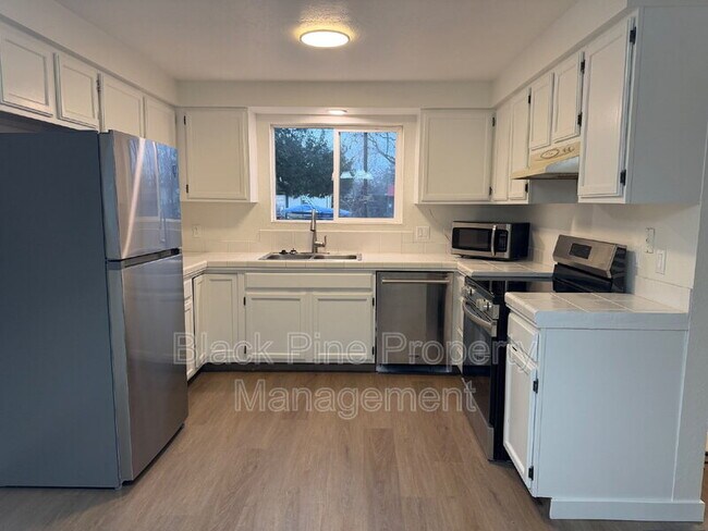 Building Photo - 1937 S Owyhee St