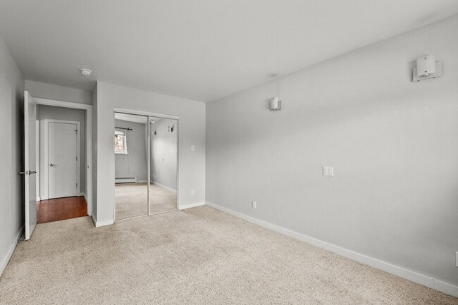 Building Photo - Downtown 1 Bedroom 1 Bath! Coming Soon!