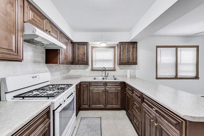 Building Photo - 9032 N Churchill Cir