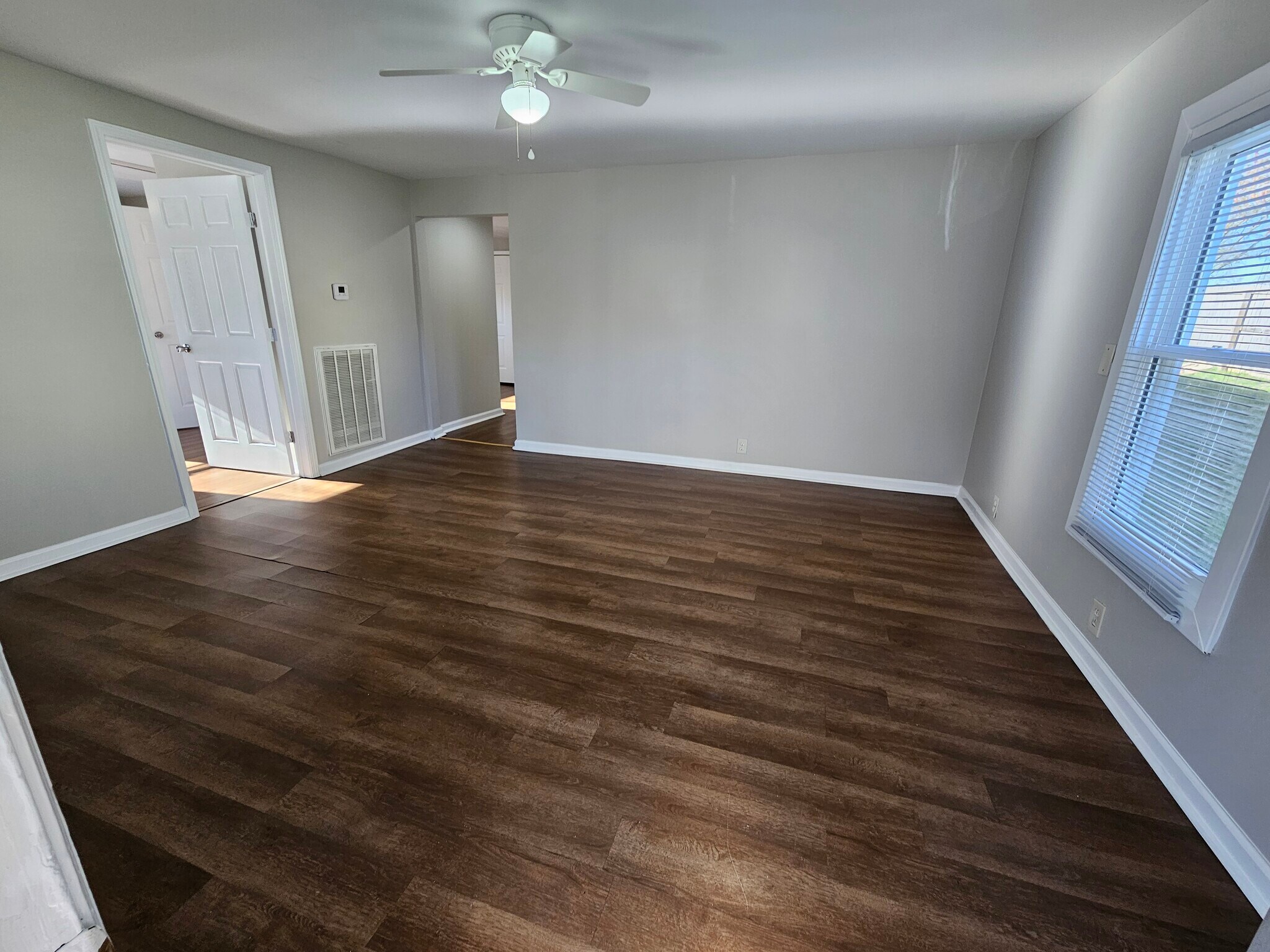 Building Photo - 219 W Adams Ave