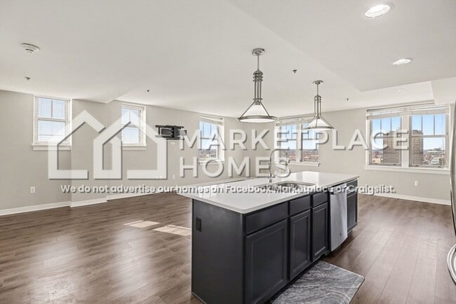 Building Photo - 525 W Lafayette Blvd