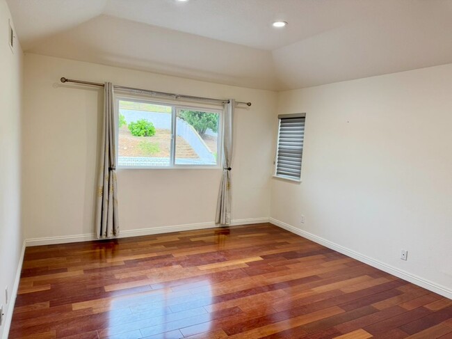 Building Photo - 1038 Regal Canyon Dr