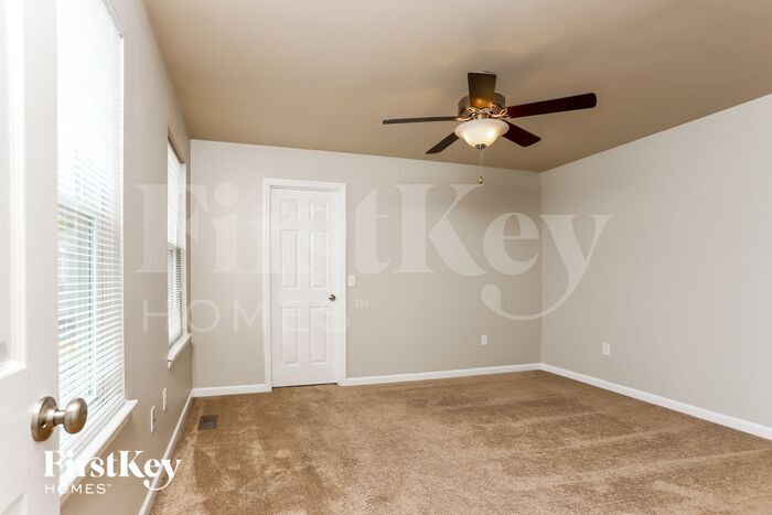 Building Photo - 913 Carpathian Dr