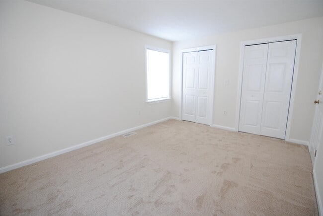 Building Photo - 18 Cadogan Way