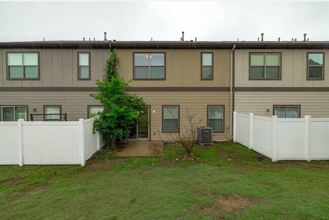 Building Photo - 1900 Little Elm Trail