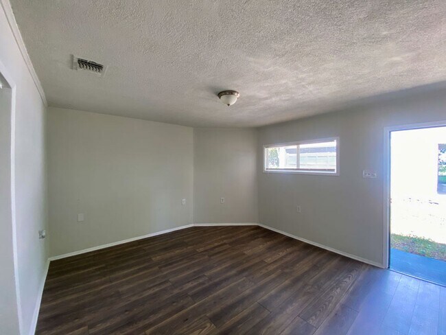 Building Photo - 3BED/2BATH HOUSE FOR RENT AVAILABLE NOW! *...