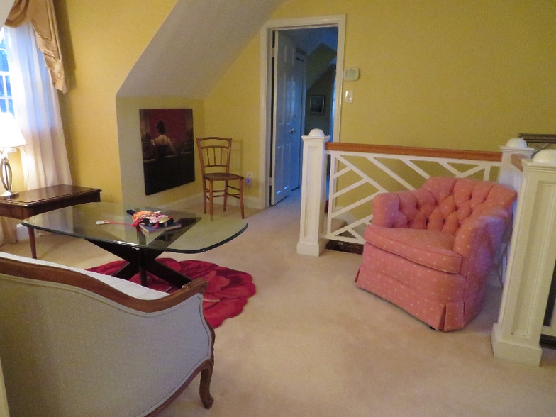 Building Photo - 1100 23rd Rd S