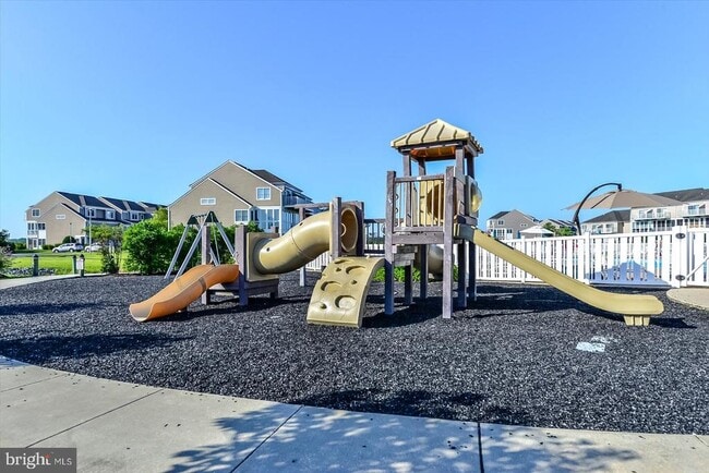 Building Photo - 38259 Lake Dr