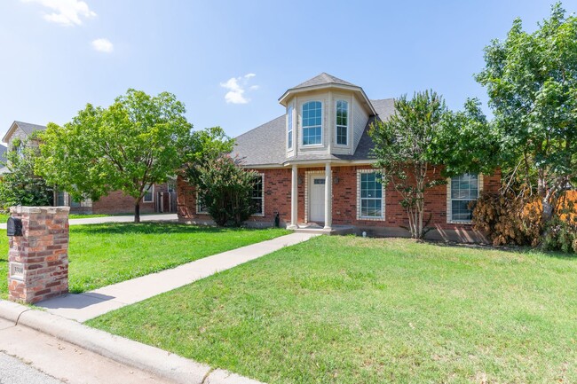 Building Photo - 3310 Silver Oaks Dr