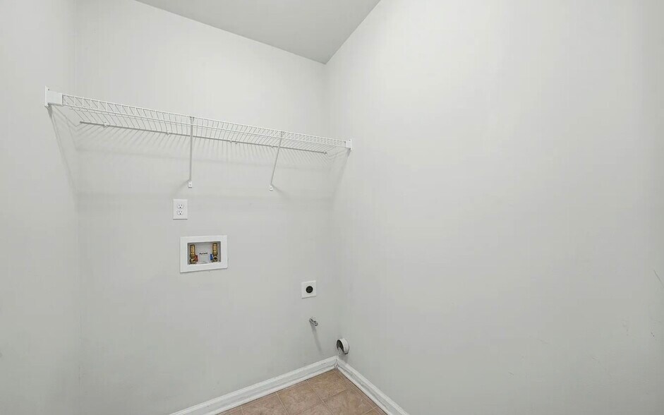Building Photo - 9 Matador Way