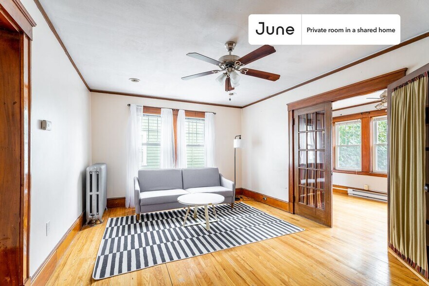 Building Photo - Room in Shared 4 bed/1.5 bath home