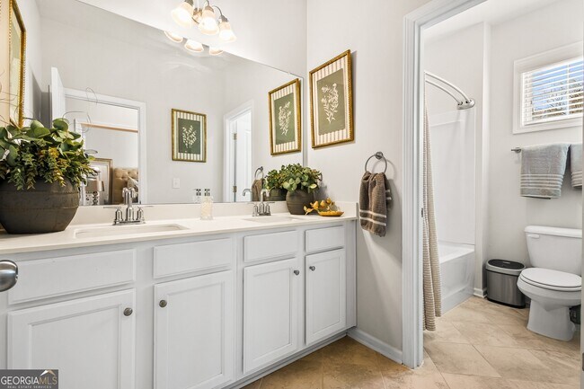 Building Photo - 295 Birdie Cir