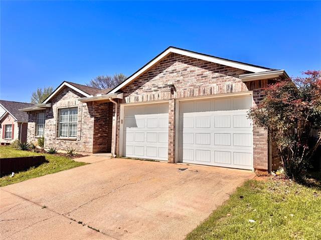 Building Photo - 201 Yosemite Dr