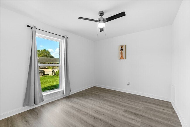 Building Photo - 11423 Hazen St