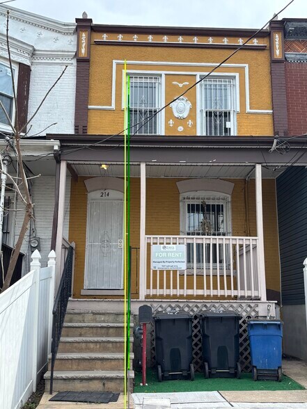 Building Photo - 214 S 11th St