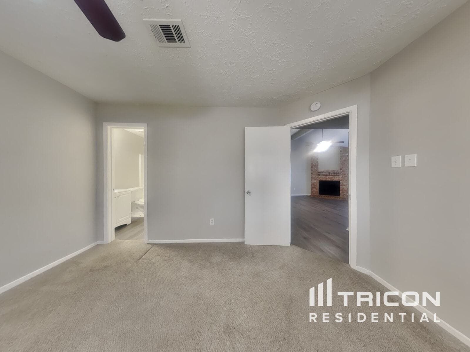 Building Photo - 4700 Greenwood Dr