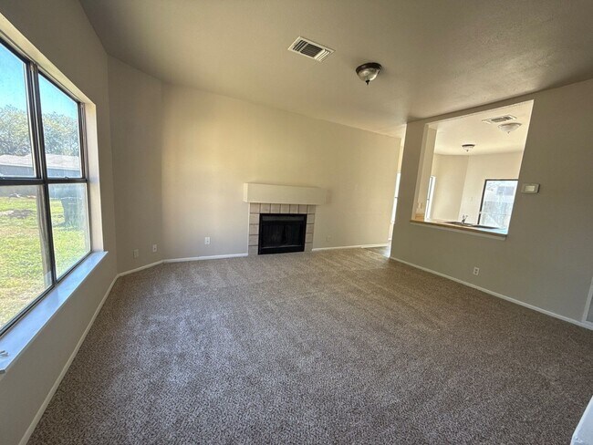 Building Photo - 8437 Forest Ridge Dr