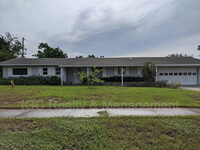 Building Photo - 4425 Rosehill Ave