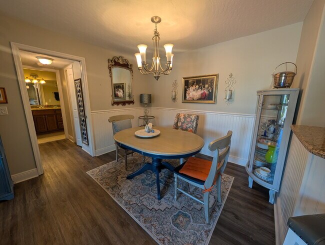 Building Photo - Fully Furnished 2-Bedroom Condo