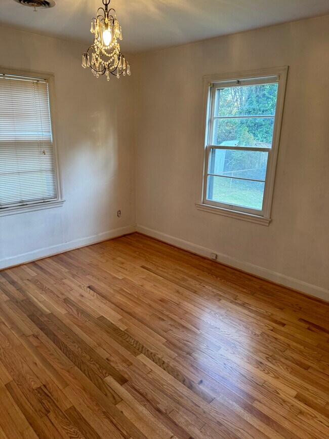 bedroom 2 - 536 Janette Ave SW