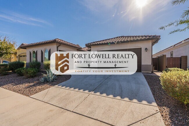 Building Photo - 3 Bedroom, 2 Bath Home near South Mountain!!