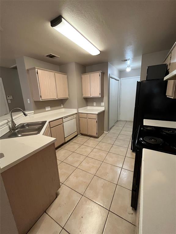 Building Photo - 9625 Sugar Hill Dr