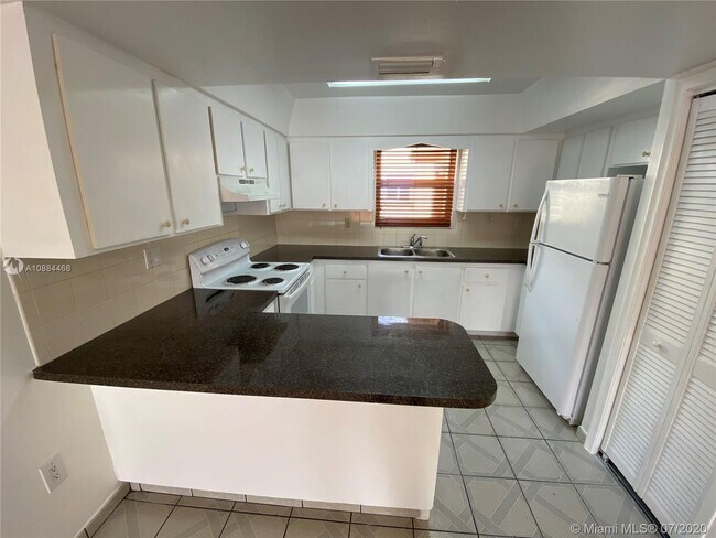 Building Photo - 2600 NW 14th St