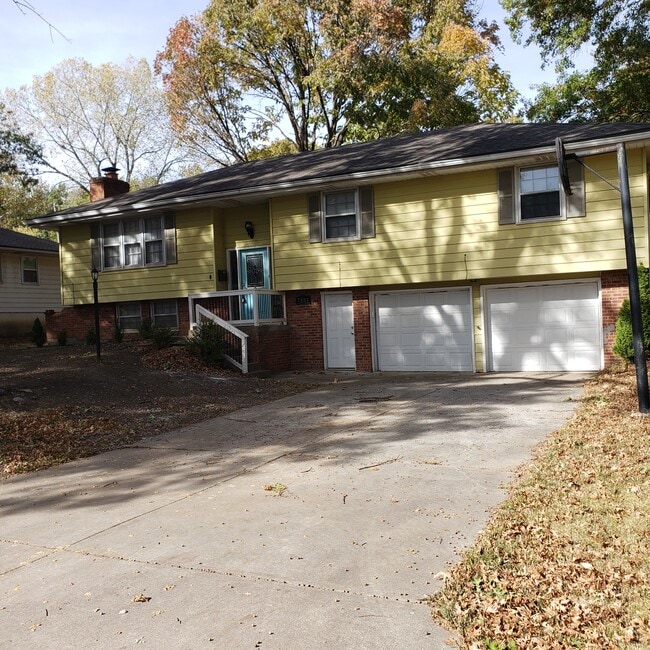 Building Photo - 7808 E 128th St