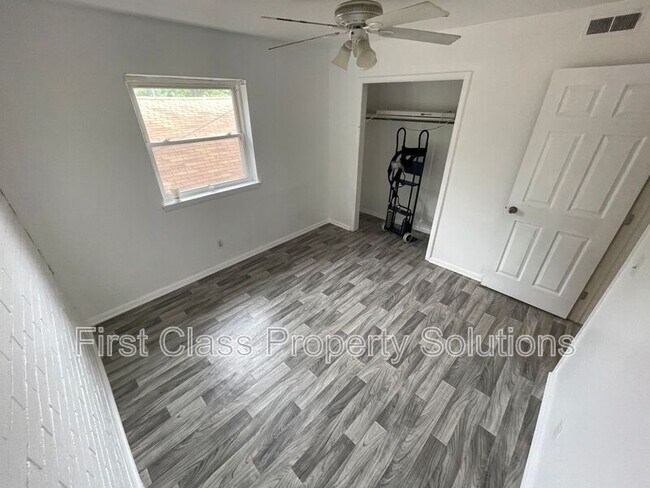 Building Photo - 32nd Street Apartments