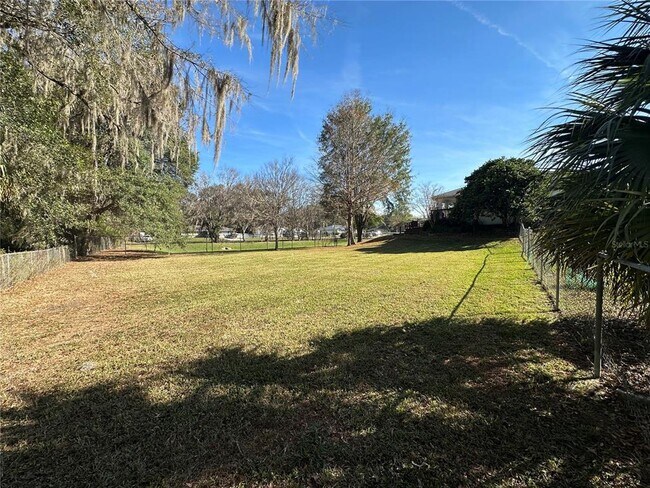 Building Photo - 5261 SE 15th Ave