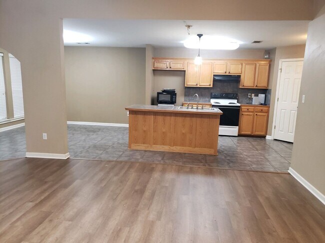 Building Photo - 9866 Asheville Dr