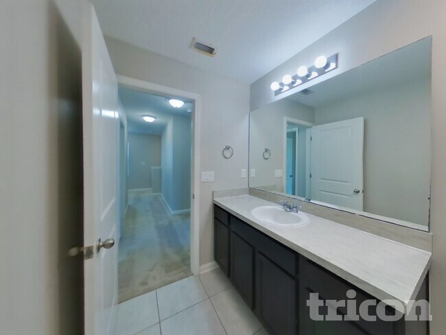 Building Photo - 1916 Constitutional Republic Pl