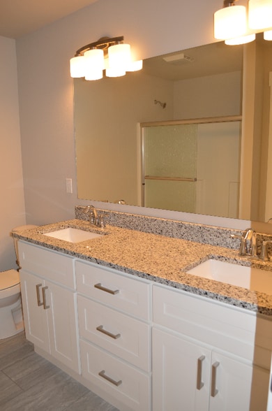 Building Photo - 6911 Lennon Ln NE