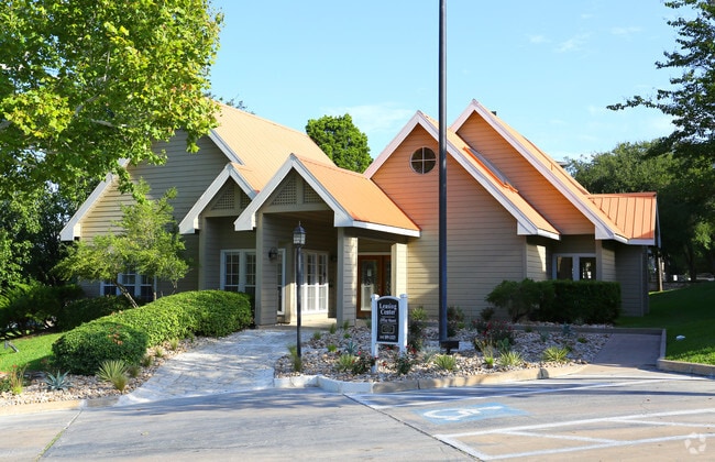 Building Photo - Lexington Hills