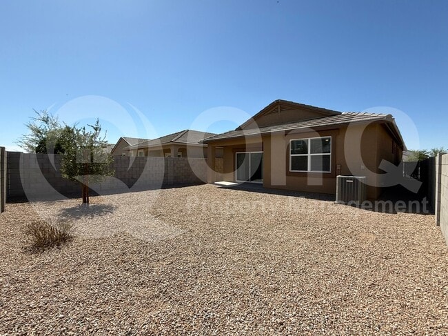Building Photo - 35408 W San Alvarez Ave