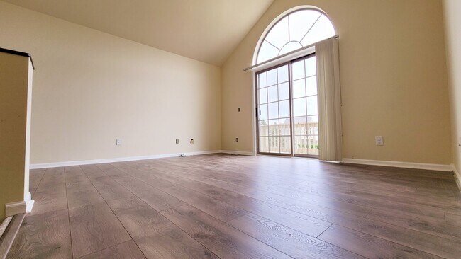 Building Photo - 245 Brookwood Dr