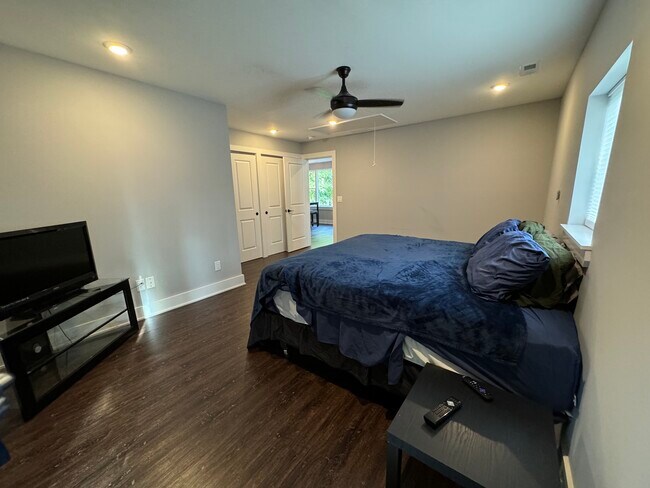 Building Photo - 61 Conchester Rd