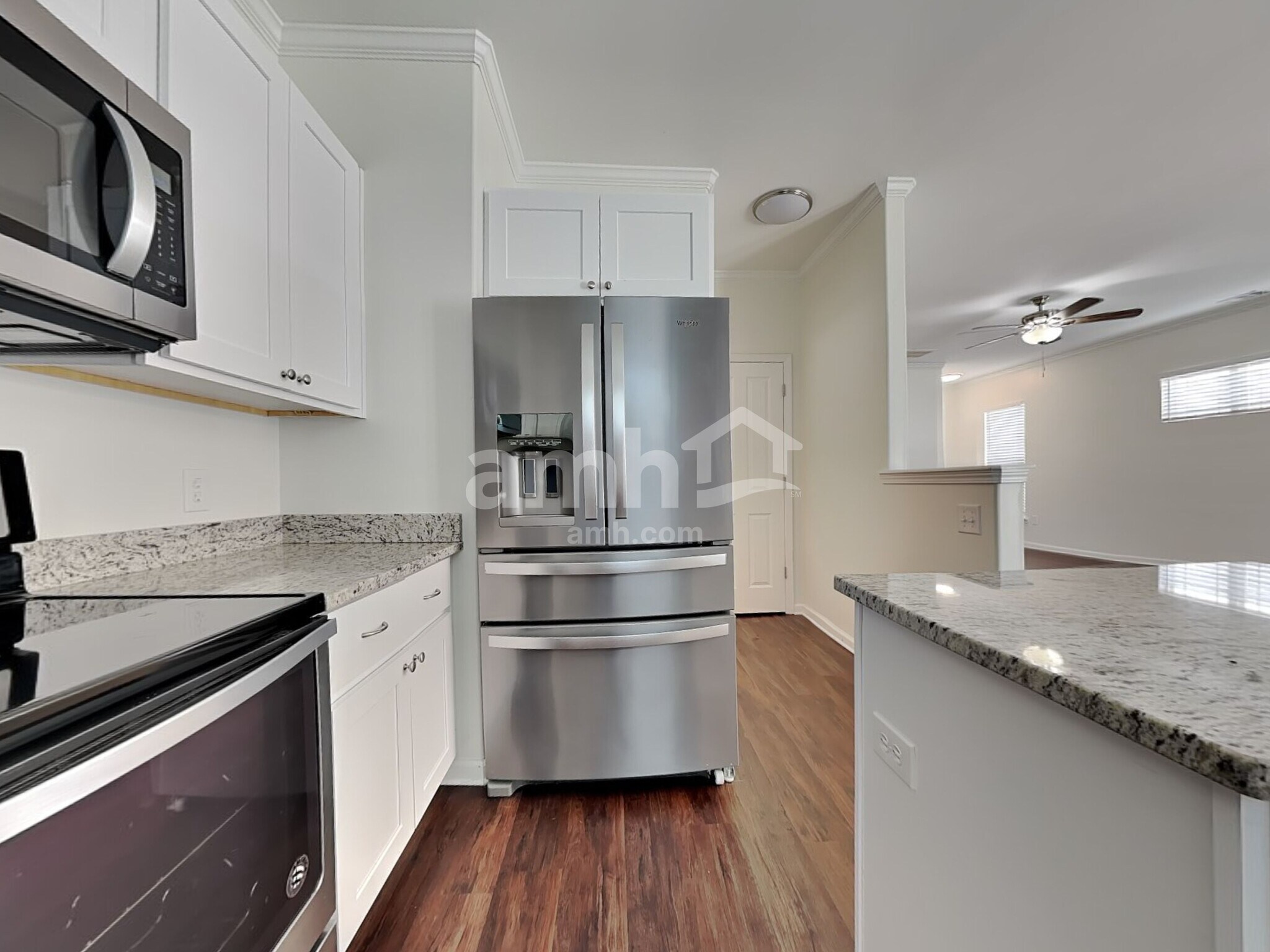 Building Photo - 625 Summer Hill Way