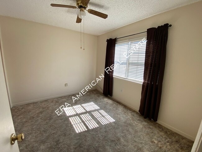 Building Photo - 230 Oxford Ct